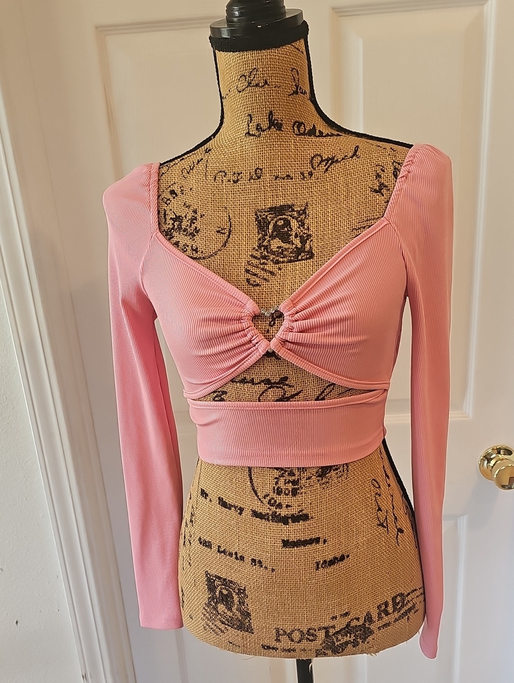 SHEIN Pink Ribbed Long Sleeve Crop Top with Heart Cutout